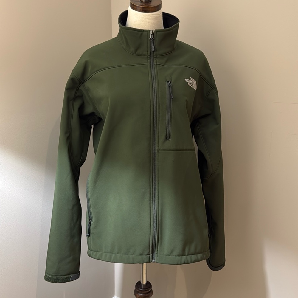 The North Face Men's Deep Green Apex Barrier Soft Shell Jacket